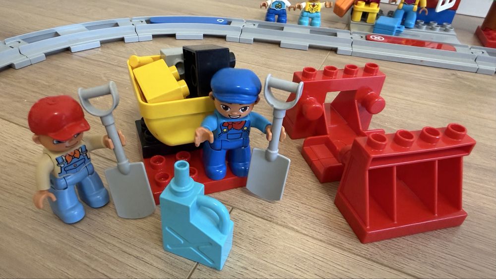 Поезд  оригинальный LEGO DUPLO