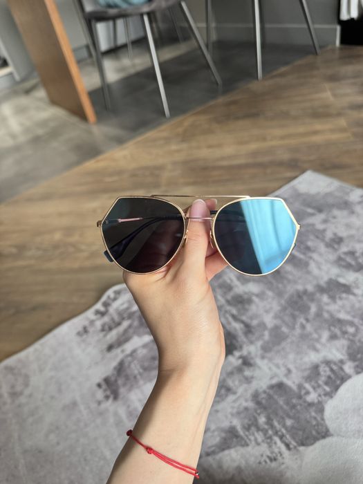 Солнцезащитные очки FENDI