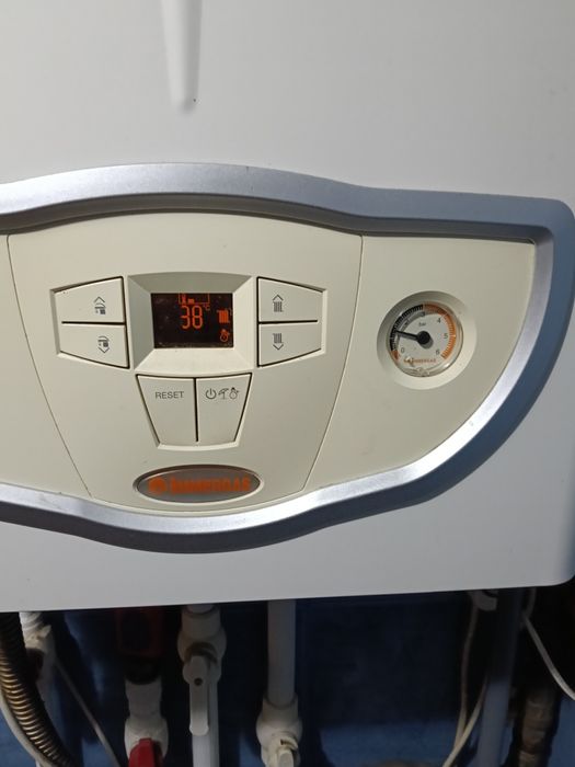 Vând centrala immergas Eolo mini 24