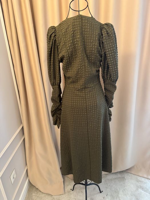 Разпродажба на рокли Zara, HM, Cos