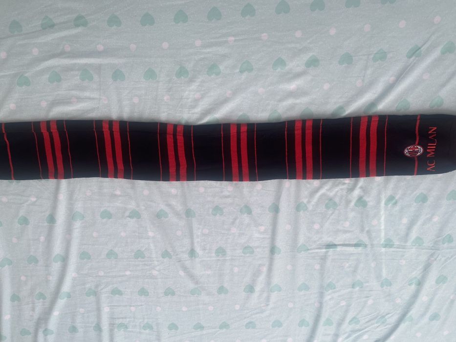 Официален шал на Милан