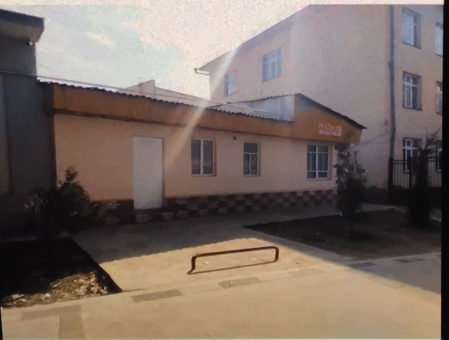 Срочно; Юнусабад Амир Темур шох куча биринчилиния  1 сотиги 140000 y.e