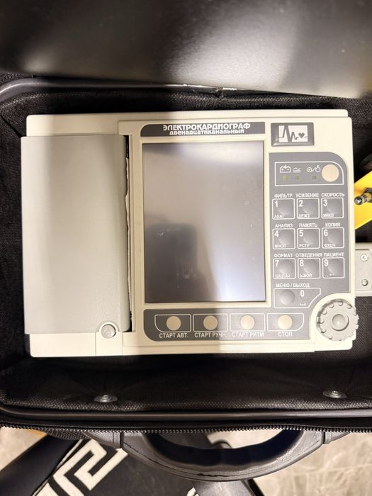 Продается мед.оборудование и мебель