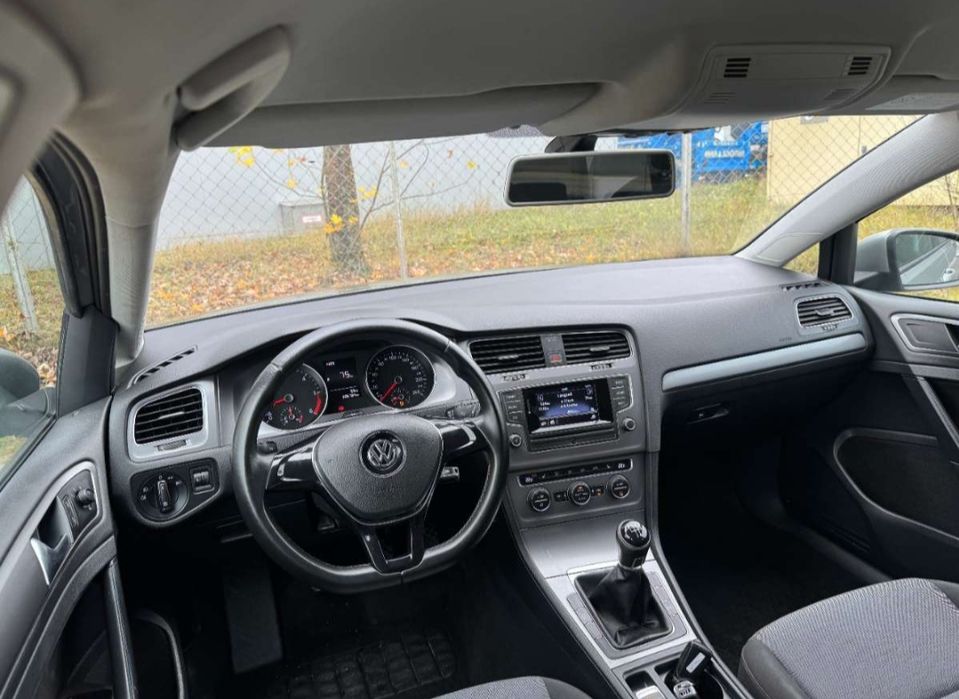 VW Golf 7 1.6 VW Golf 7 1.6 TDI 110 CP EURO 5
2013
226.000 km ab