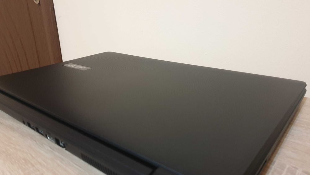 Лаптоп Acer Aspire ES1-571