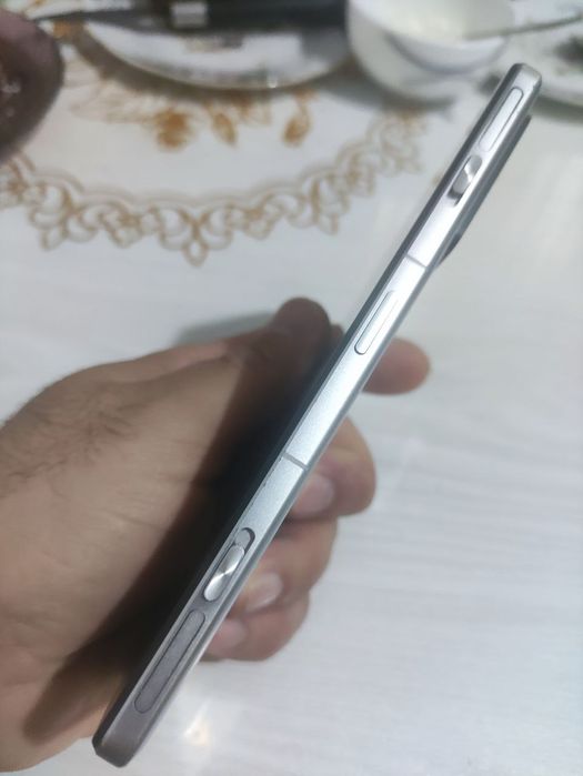 Продам redmi k50, poco f4 gt  12/256