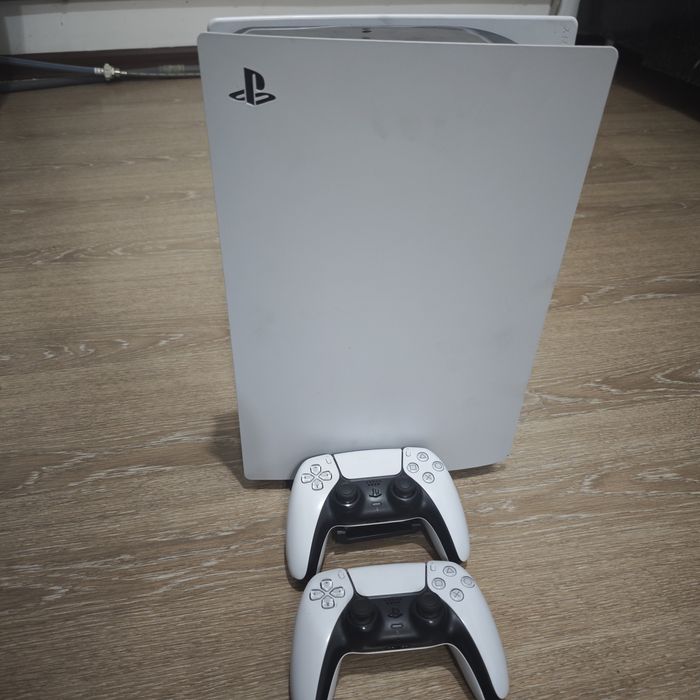 Продам PS5 срочно