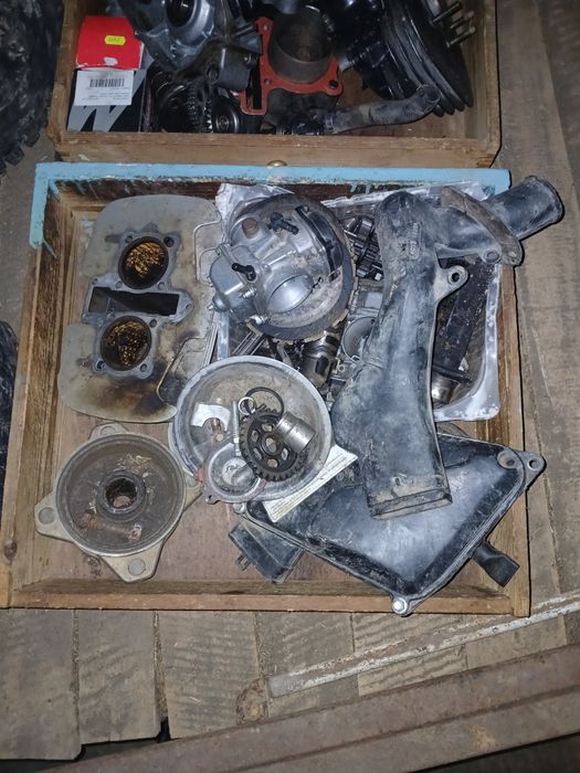 Vând piese de atv Yamaha blaster și de kawasachi mojave