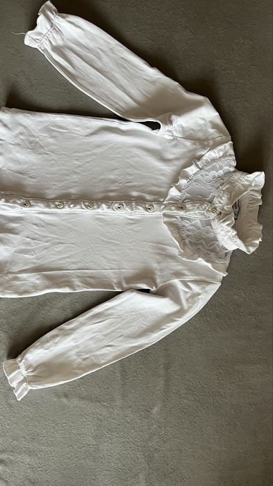 Продам школьные блузки рубашки