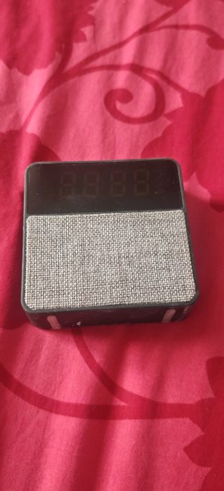 Блутут колонка с радио и будилник