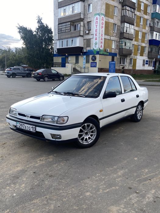Nissan Sunny N14 1992г. Ниссан Санни