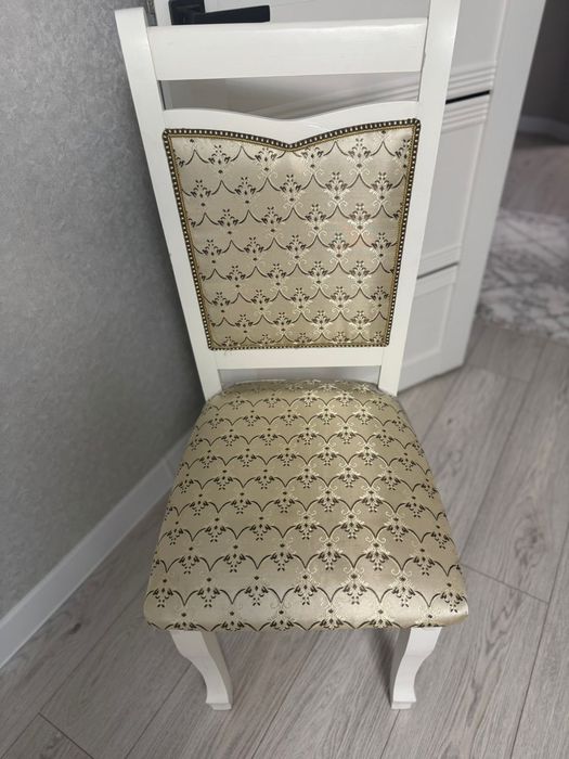 Продам стулья красивые, в отличном состоянии.