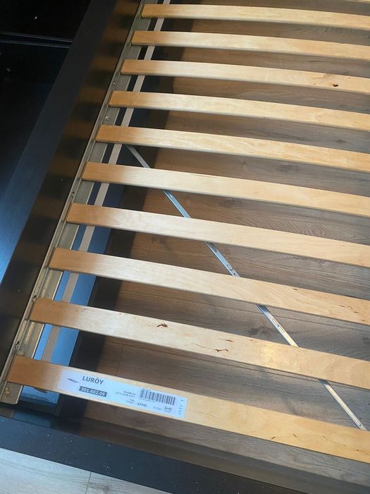 Двуспальная кровать