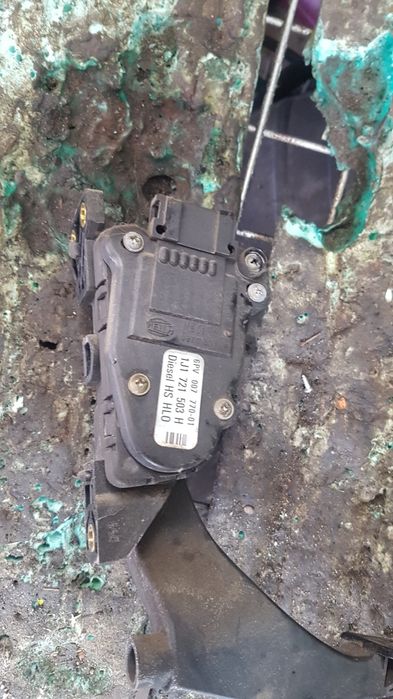 Педал газ потенциометър за голф 4 бора шкода октавиа 1.9 110кс