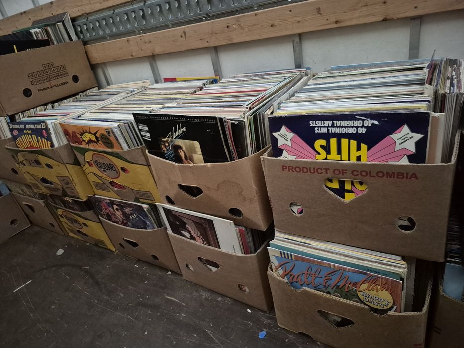 Vând Lot 9000 lp Discuri Vinil colectie muzica usoara mixta straina