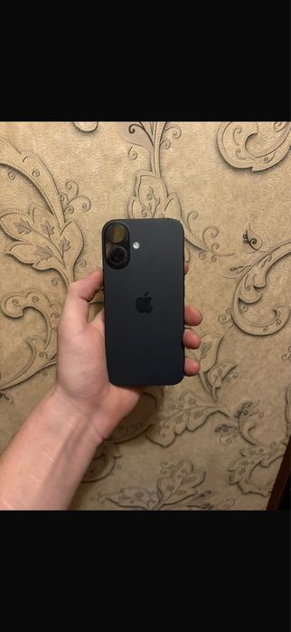 Продам Iphone 16/128( на звонки отвечаю редко, отвечаю тут 24/7)