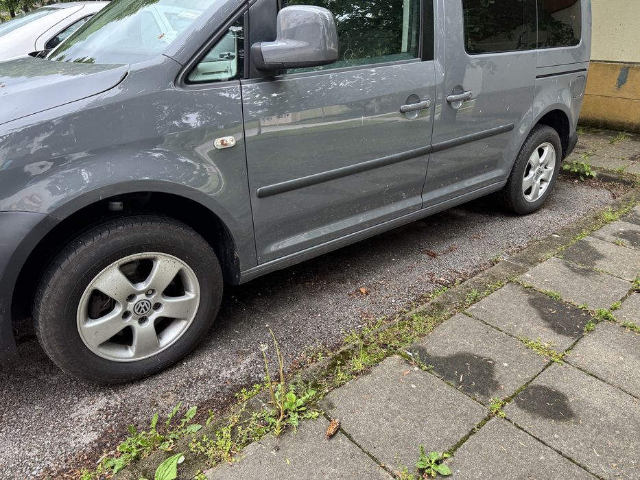 Продавам 15” лети джанти с гуми за VW