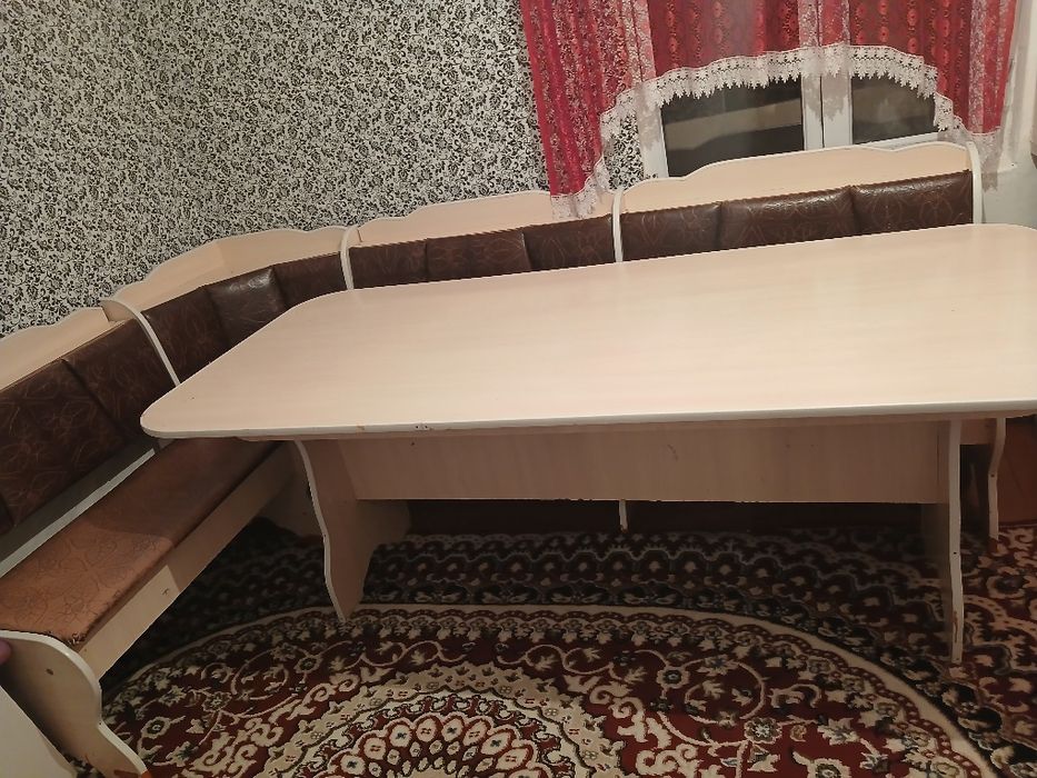 Кухонный стол хороший