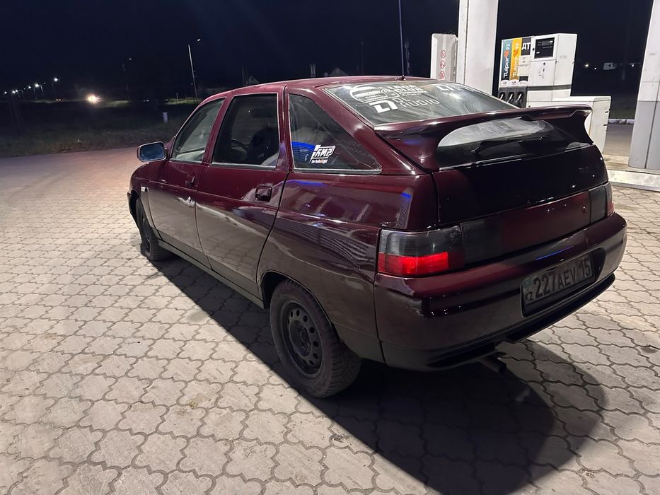 Автомобиль на полном ходу