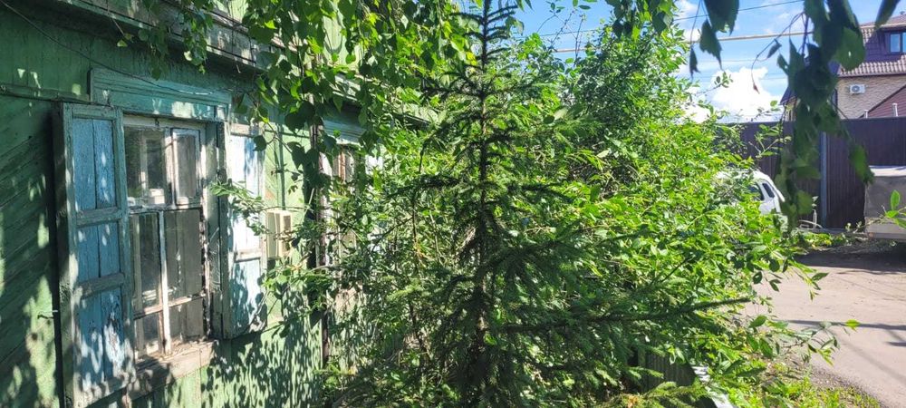 Продам Дом с участком в центре города.