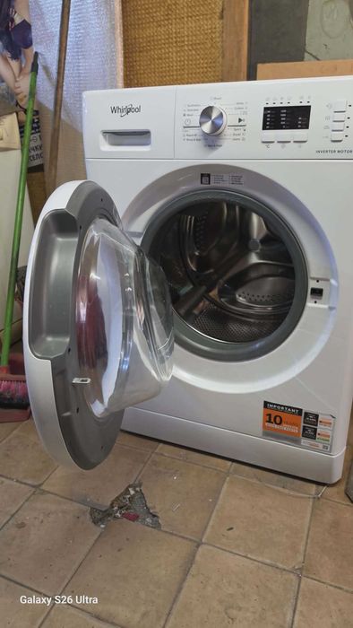 Продавам пералня Whirlpool