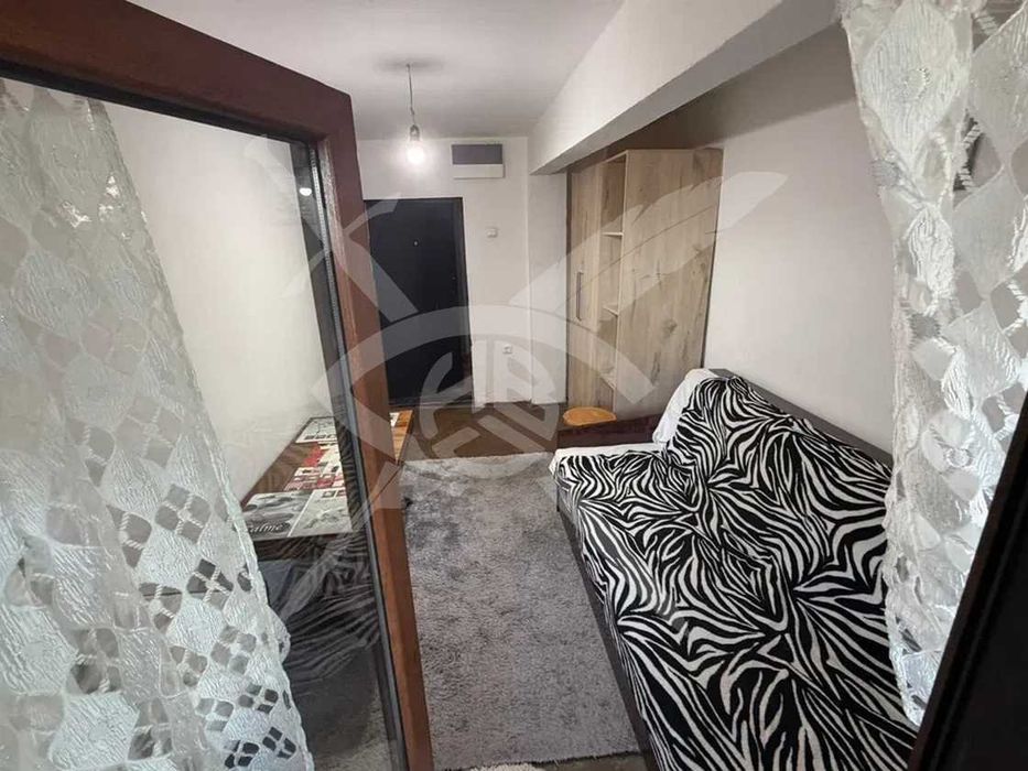 Дава се под наем Едностаен апартамент в Варна, Център - 20 кв.м за 230 € - Снимка #1