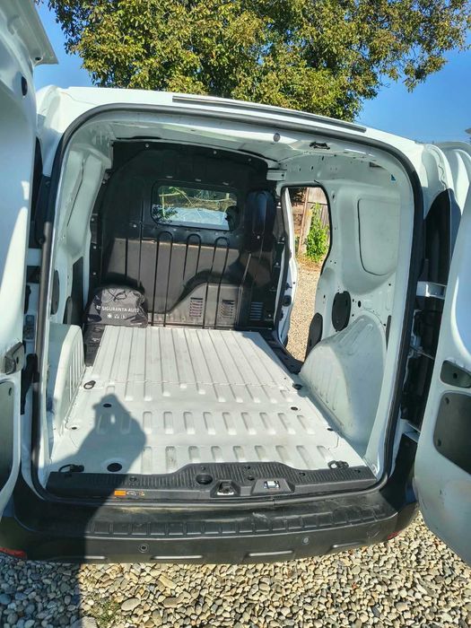Autoutilitara Renault Express