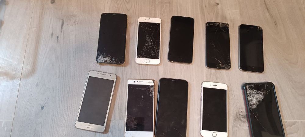 Lot telefoane           defecte
