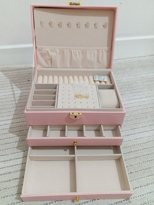 Шкатулка для украшений