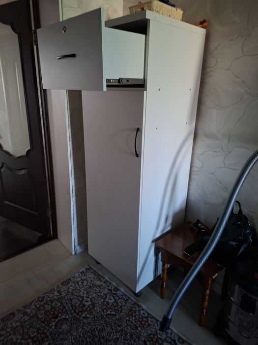 Продам пенал белого цвета