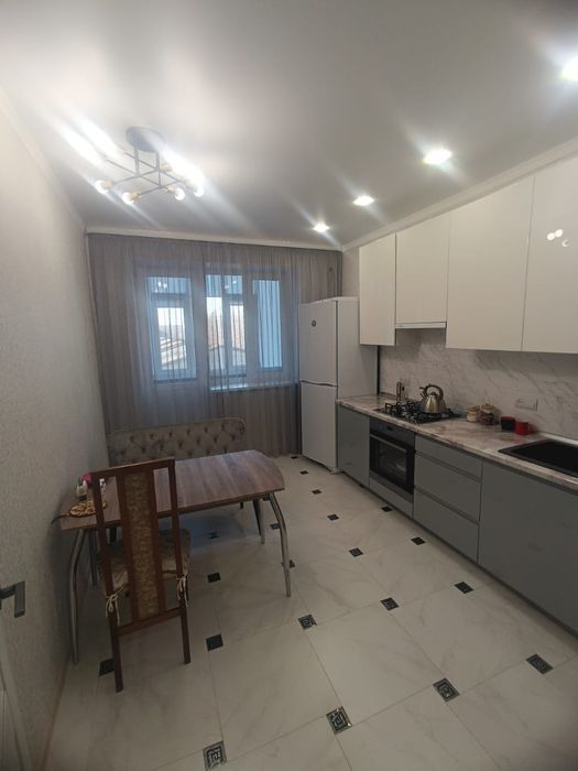 Район Универмаг, 2 комн,74 кв,3/5