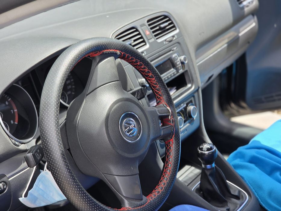 Vând mașină Volkswagen golf 2012