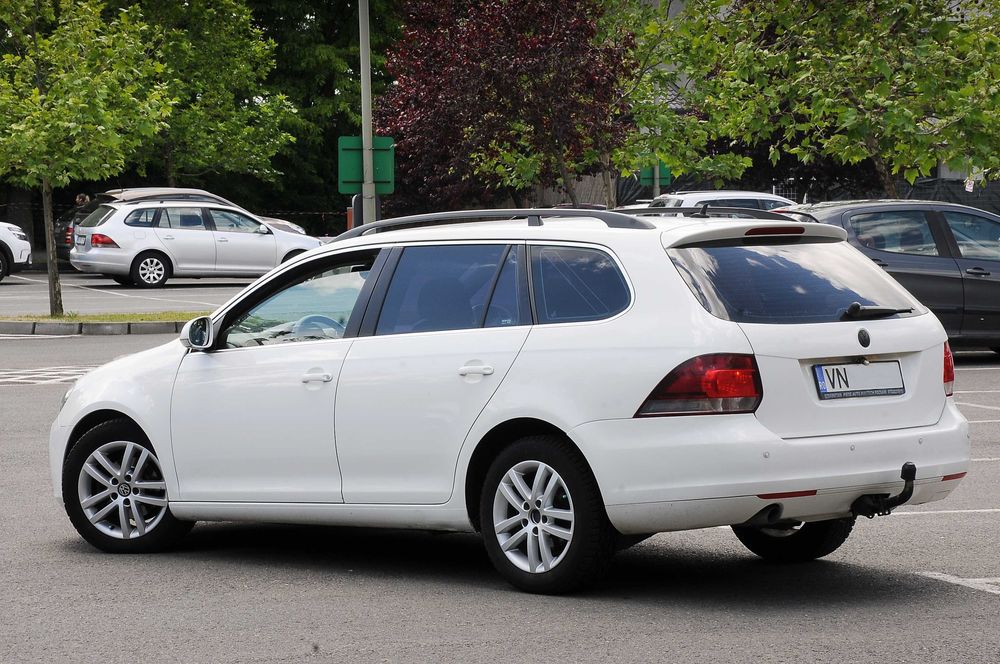 VW Golf 6 2011 1.6TDi 105 CP E5 CutieAut Clima Navi Camera, Proprietar