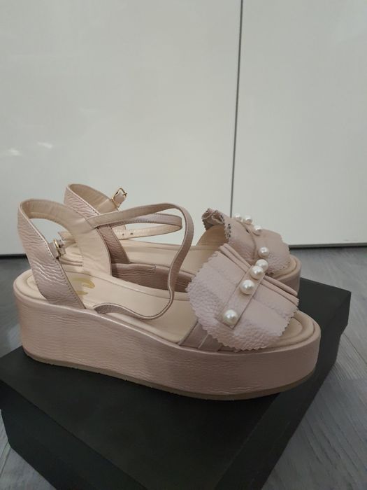 Vând sandale Essteffa nr 36