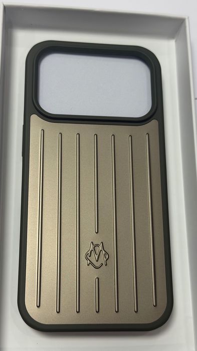 RIMOWA Aluminium Case за iPhone 18 Pro, 17 Pro, 17 Pro Max