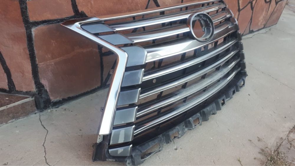 Решетка радиатора Lexus LX 570