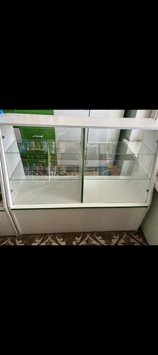 Стеклянныя витрина