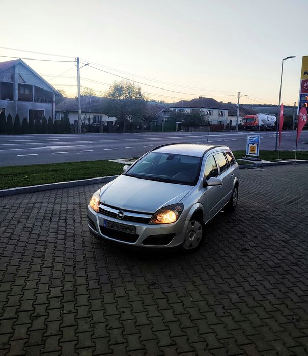 Opel Astra H 1.9,6 trepte.