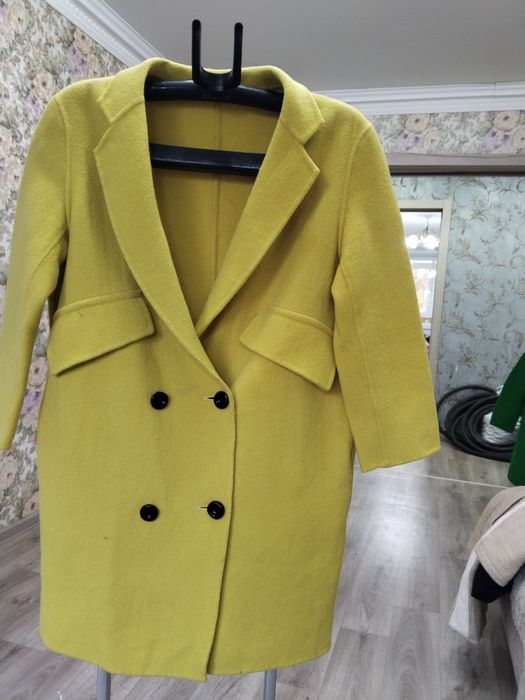 Продам пальто размеры разные