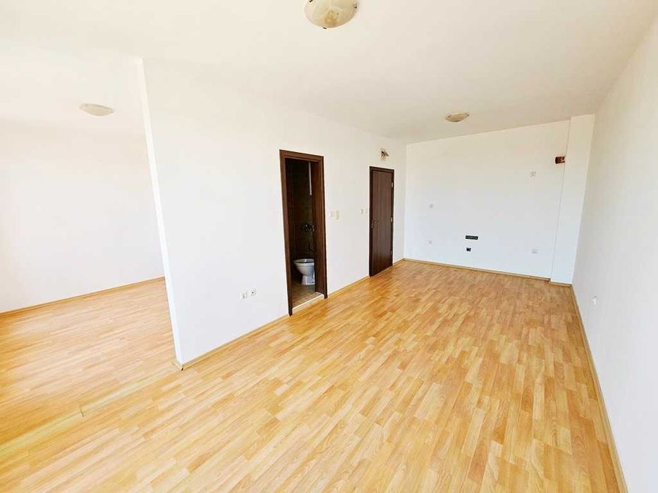 Двустаен необзаведен апартамент в комплекс ”Sunny Day 6”