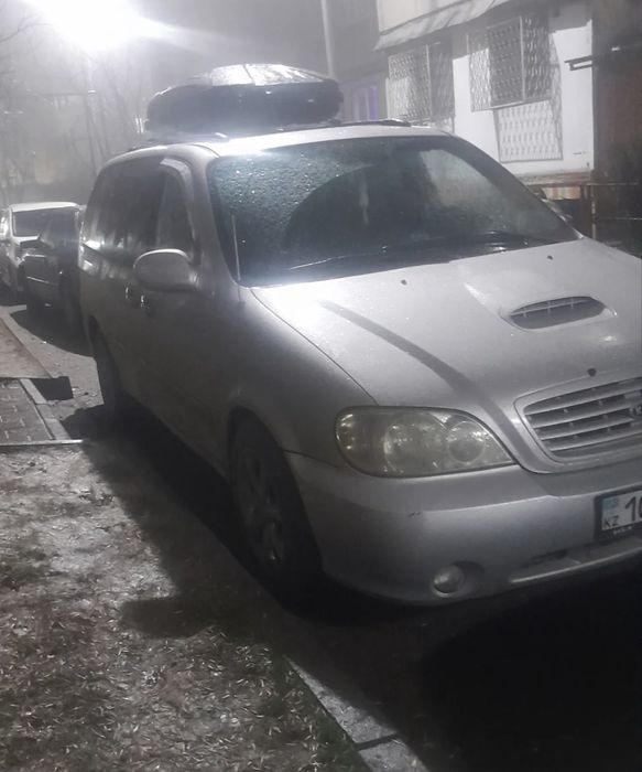 Продам киа карнивал 8 мест