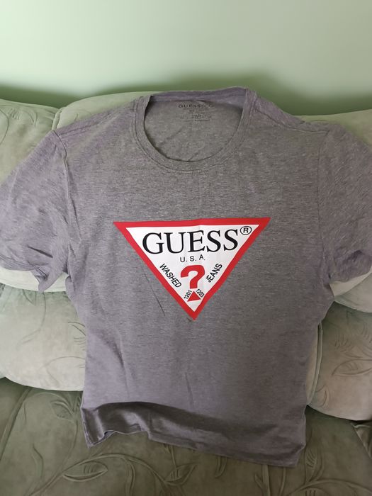 Мъжка тениска Guess перфектно състояние.