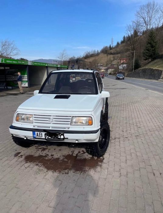 Vând Suzuki vitara 16 v8 merge perfect fără rugină la șasiu a fost refăcut