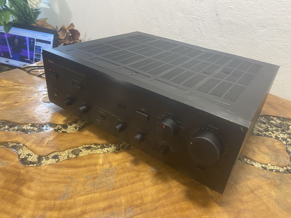 Statie / amplificator yamaha AX 570