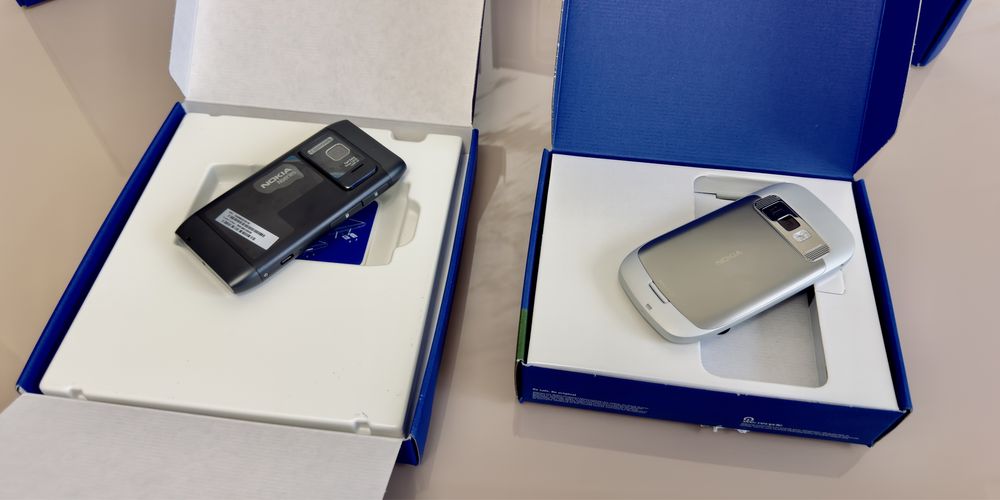 Nokia N8 / Nokia C7 NOi Raritate pentru nostalgici , colectionari