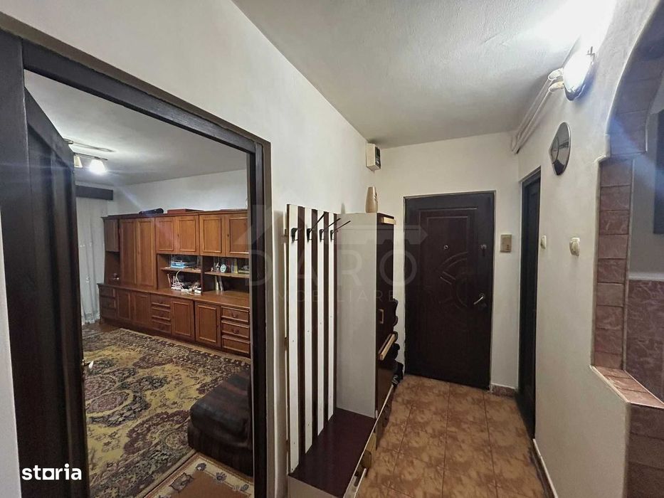 Vând apartament cu 3 camere