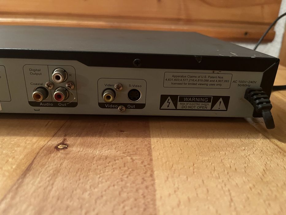 CD плеър и Видеоплеър YUKAI/AKAI