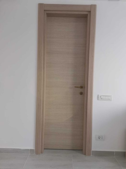 Ușa de interior noua de calitate