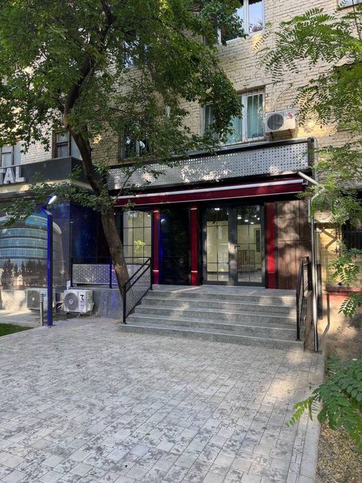 Гидромедцентр/Юнусабад - Продается нежилое помещение вдоль дороги 80м2