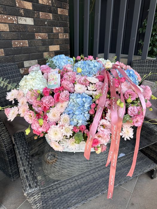 Корзина из сборных цветов